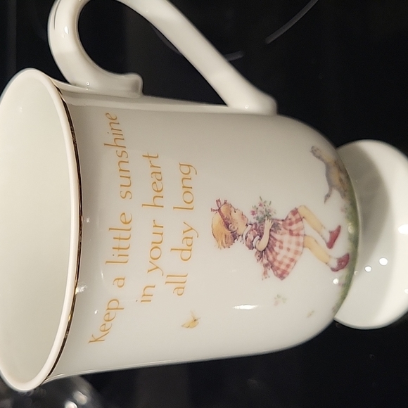 Treasures of the Heart Genuine Porcelain Mug Designers Collection girl and cat - Picture 1 of 3